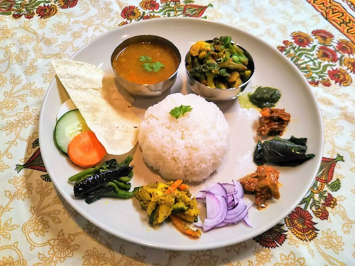 ネパール人シェフが腕を振るう家庭料理